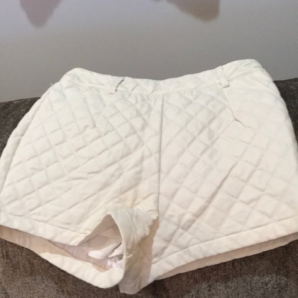 Quilted leather shorts. Size xs. White. Tobi - Picture 1 of 3